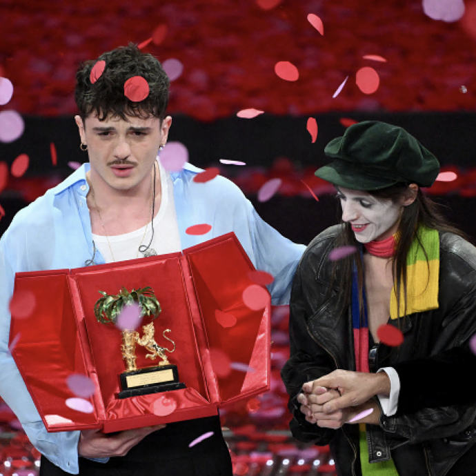 Chi è Olly, il vincitore di Sanremo 2025 arrivato al successo con un pezzo virale su TikTok (e da 5 milioni di stream su Spotify): ex rugbista e ‘mancato attore’