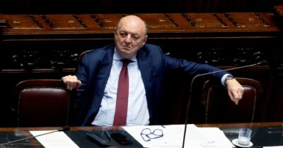 Copertina di Rimborso delle quote Ets, Pichetto ‘confessa’: “Messaggio all’Ue”. L’esperto: “Non si archivia la decarbonizzazione perché l’Italia è in ritardo”
