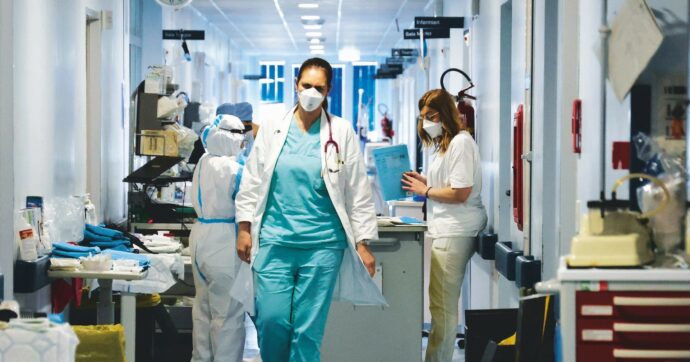 I medici: “Eravamo eroi, oggi siamo stati dimenticati”