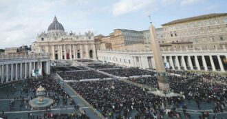 Copertina di La Sede non è vacante: Francesco deve guidare la Chiesa dall’ospedale