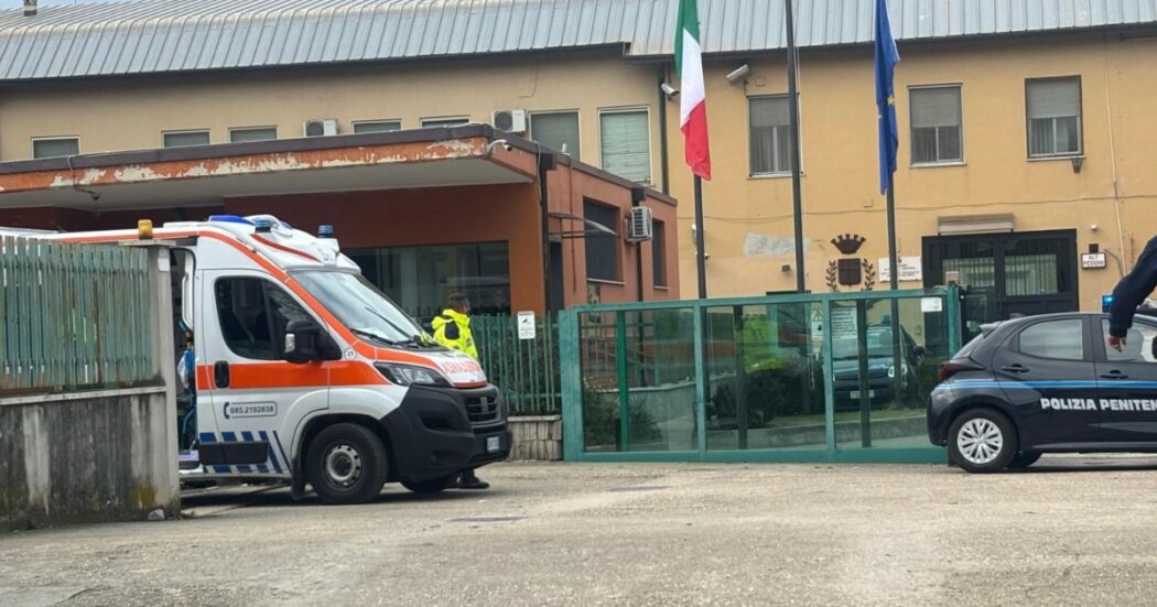 Detenuto suicida a Pescara, proteste con incendio e danneggiamenti. Il Sappe: “Situazione grave”