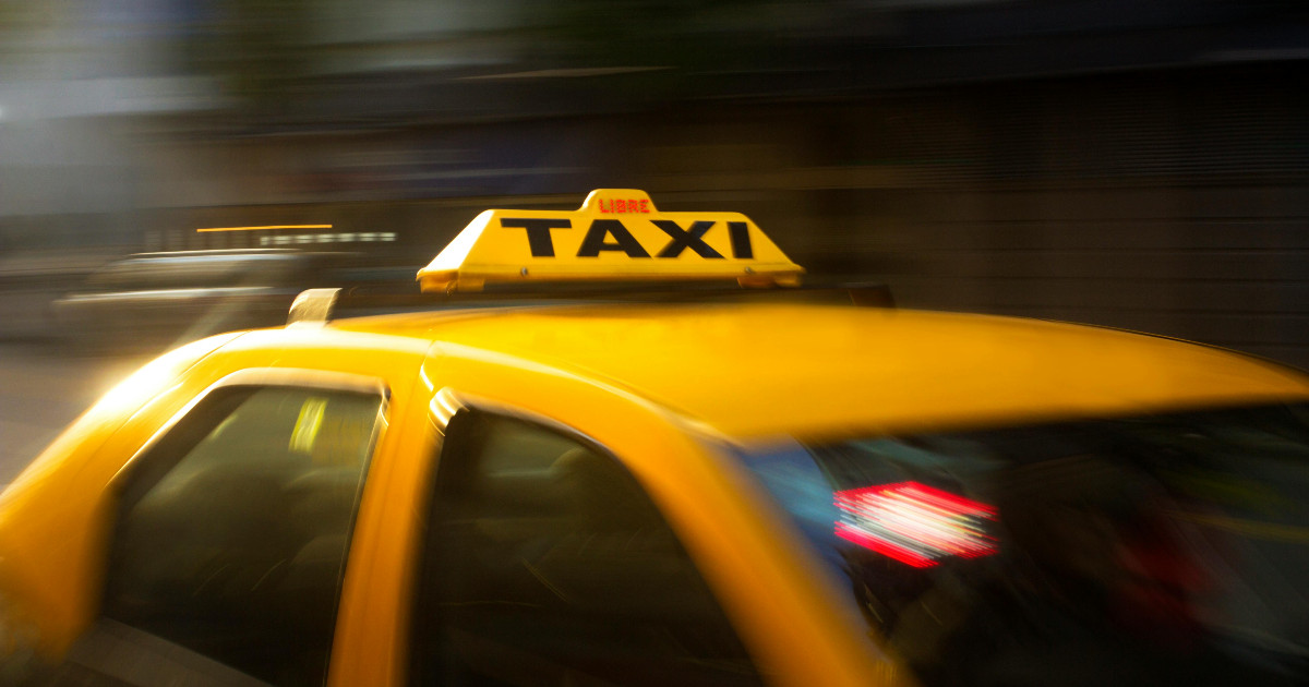 “Mi sono addormentato in taxi e mi sono trovato dall’altra parte della nazione”: il conto è salatissimo