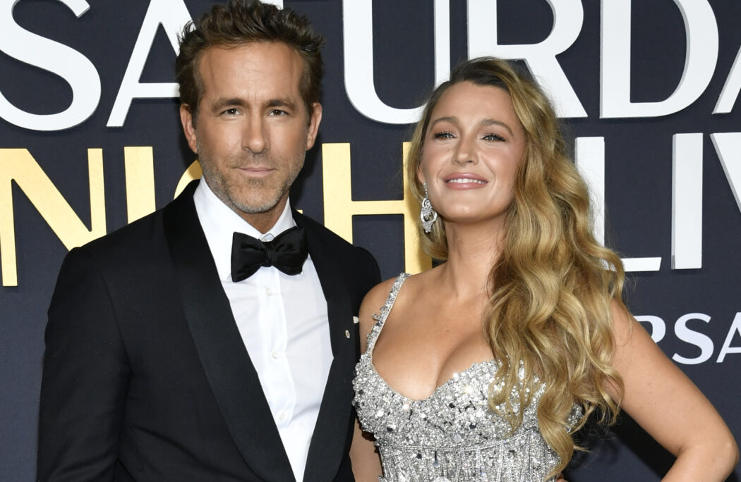 Bufera su Ryan Reynolds che ha “preso le distanze” da Blake Lively con una battuta e ha minimizzato sulla causa per molestie sessuali: “È stato inopportuno”