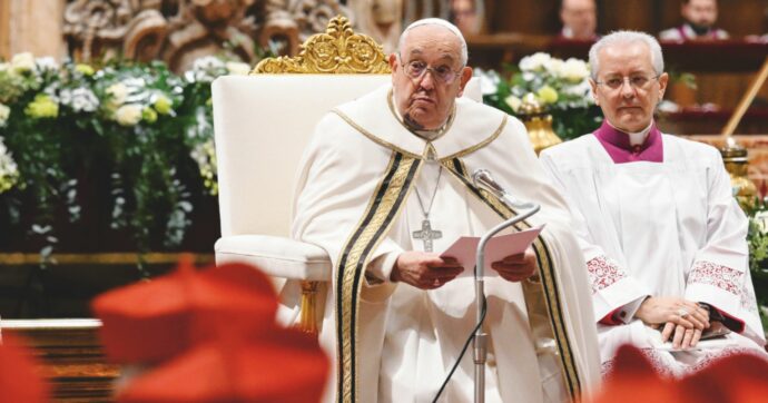 Conclave subito: i balli macabri intorno al corpo di Francesco