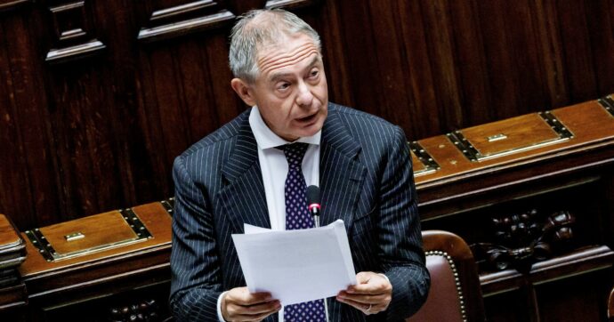 Aeroclub, la presidenza va all’amico di Urso già piazzato in Enav e all’Agenzia Spaziale