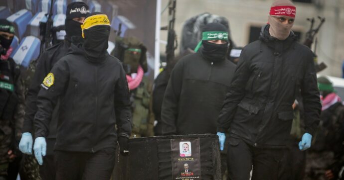 Restituito il corpo della donna. Bimbi uccisi a mani nude