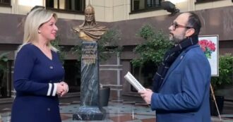 Copertina di Zakharova di nuovo contro Mattarella: piange poi canta “Bella ciao”. E riceve una petizione di “20mila italiani che le chiedono scusa”