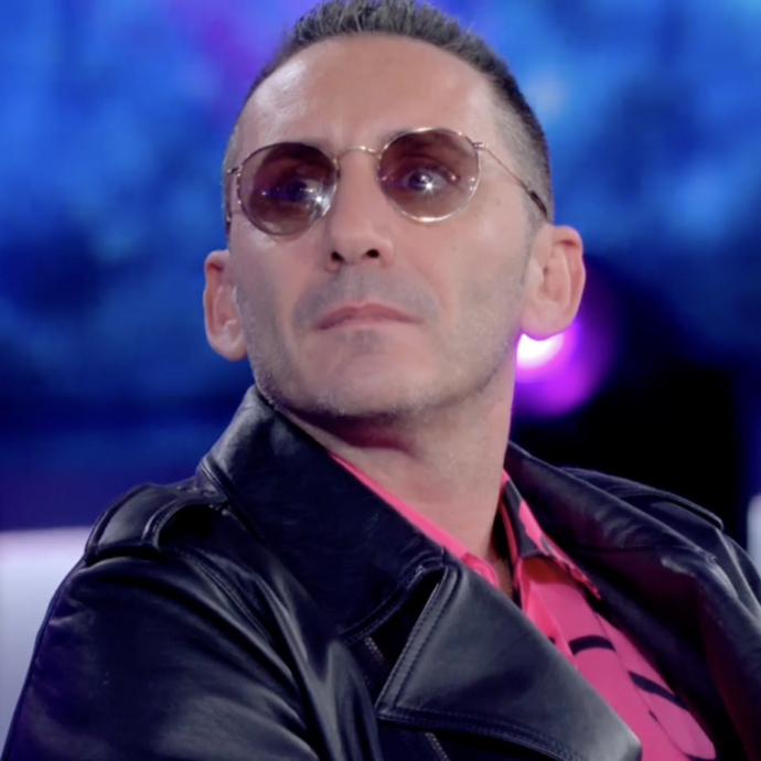 “La stampa? C’è chi ci giudica con il pregiudizio, così è umiliante. Oltre alla poca professionalità, penso questa cosa li renda ridicoli”: Kekko dei Modà si sfoga