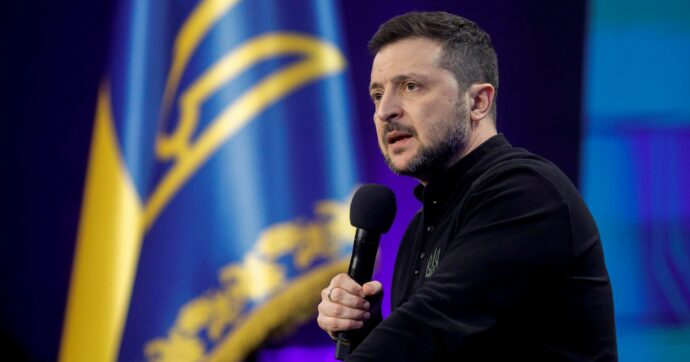 Zelensky: “Mi dimetto subito se ci fanno entrare nella Nato”