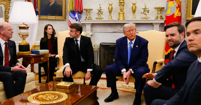 Onu, Usa contro la risoluzione per “l’integrità” di Kiev. Trump  riceve Macron: “Forza Ue per la pace”. E Putin: “L’Europa può partecipare ai colloqui per la tregua”