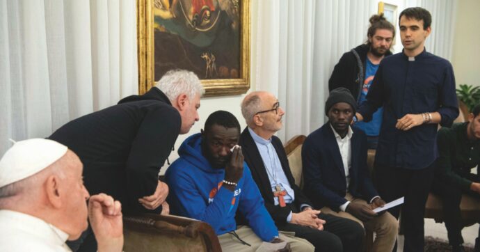 Software-spia: “Nel mirino pure Don Mattia”,  prete vicino al Papa. E i pm sentono Casarini