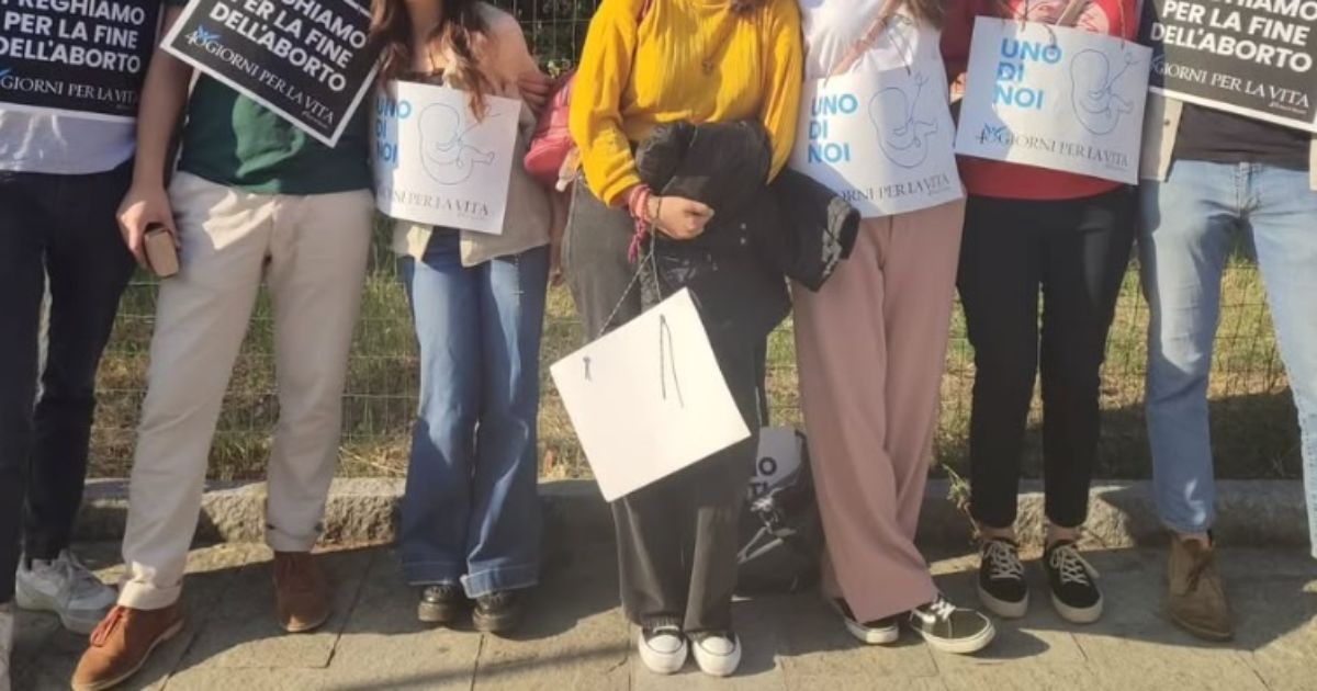 Modena, gli anti abortisti annunciano un’altra veglia davanti al Policlinico. Le attiviste Pro choice: “Ci saremo in protesta. Il sindaco intervenga”