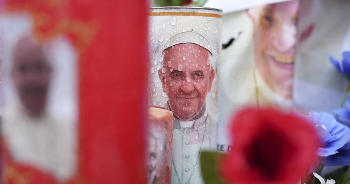 Papa Francesco è entrato in un tunnel, ma il popolo dei credenti non vuole crederlo