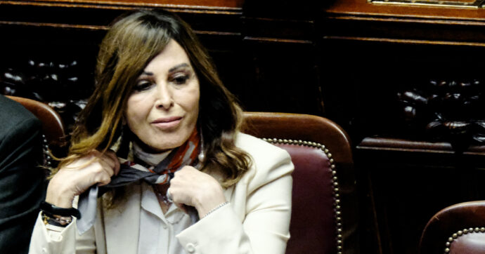 Daniela Santanché, i pm: “Il processo Visibilia a rischio prescrizione” dopo rinvio a settembre dell’udienza
