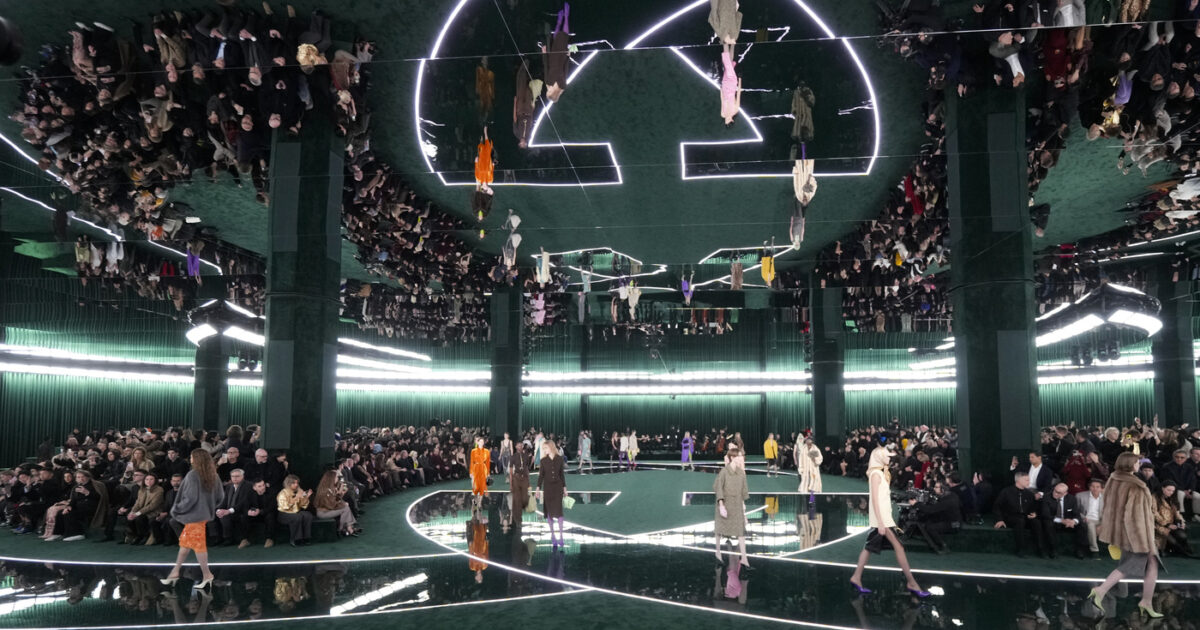 Milano Fashion Week al via: giro d’affari da 185 milioni. Dall’addio di Sabato De Sarno a Gucci ai 100 anni di Fendi, ecco tutti gli eventi in calendario