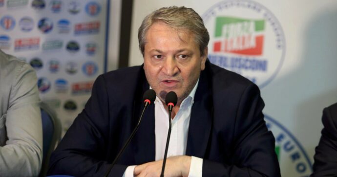 Corruzione, indagato  presidente del Molise Roberti (FI). Sotto inchiesta anche la moglie