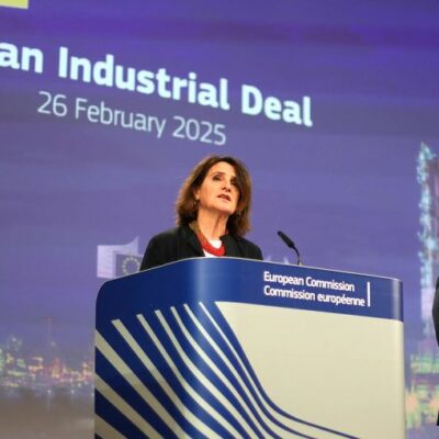 Copertina di Unicredit-Bpm, cosa dice la lettera di Bruxelles all'Italia: "Il decreto viola il diritto Ue”. E minaccia la revoca della legge