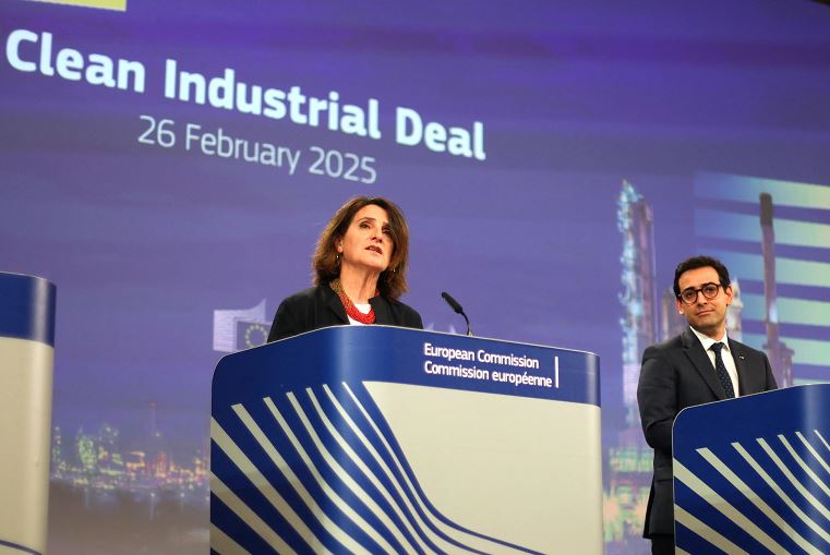La lettera di Bruxelles a Roma: “Il decreto Golden Power su Unicredit Bpm viola il diritto dell’Ue” La lettera di Bruxelles a Roma: “Il decreto Golden Power su Unicredit Bpm viola il diritto dell’Ue”