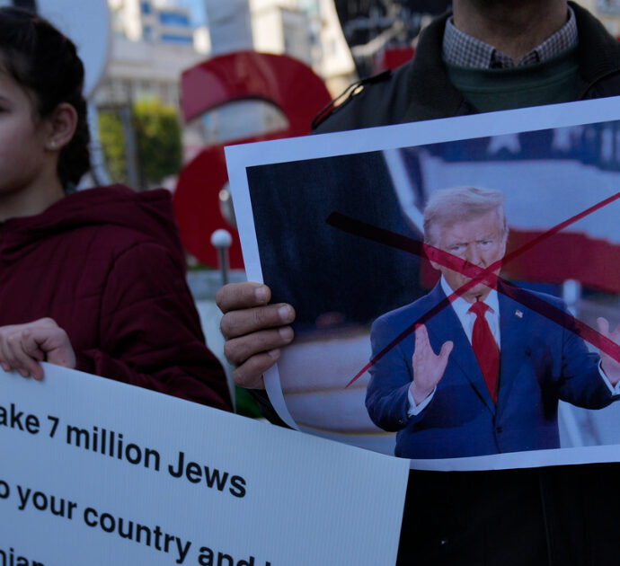 Video su Gaza, critiche a Trump anche sulla sua piattaforma Social Truth. “Orribile”, “Malato”, “Non montarti la testa”