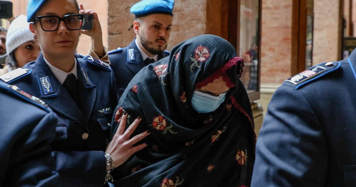 Femminicidio di Saman Abbas, al via il processo d’appello a Bologna: in Aula per la prima volta anche la madre Nazia Shaheen