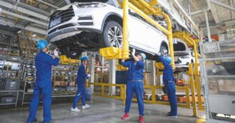 Copertina di Istat, crollano i ricavi dell’industria: -4,3%