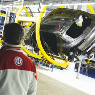 Copertina di Farmaceutica, moda, auto e alimentare: i dazi ci faranno male