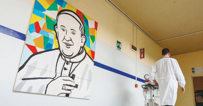 Il Papa peggiora: nuova crisi respiratoria, 48 ore per valutare l’impatto sulla salute