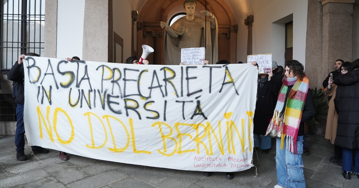 Università, il manifesto dei precari: “Bisogna raddoppiare i fondi, no alla riforma Bernini e stop ai progetti  di ricerca legati alle guerre”