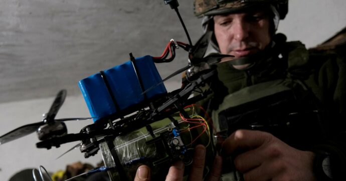 Droni e nuove trincee: la stretta dei soldati russi