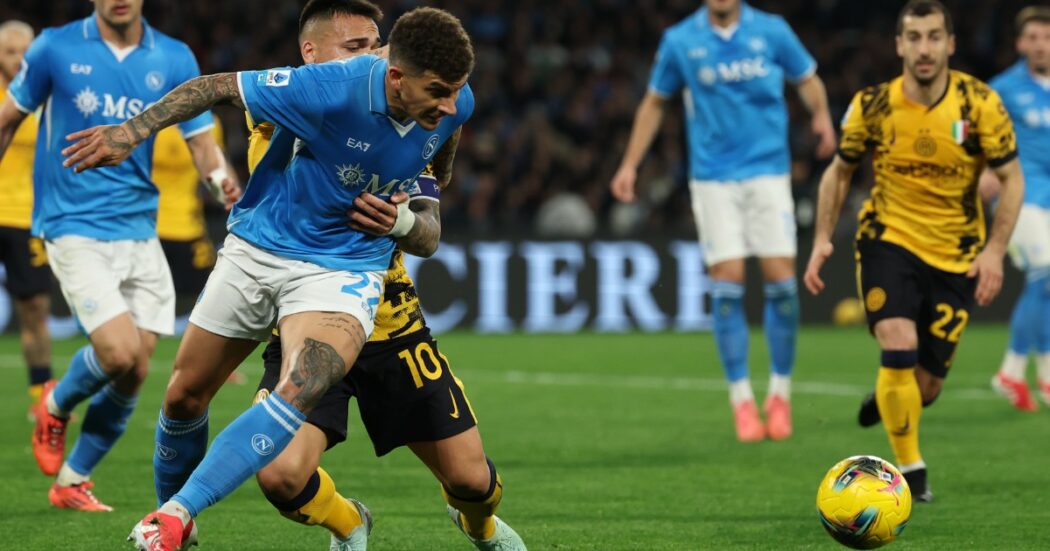 Napoli-Inter, la sfida scudetto finisce 1-1: Billing risponde alla magia di Dimarco