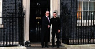 Copertina di Starmer riceve Zelensky: “Al fianco di Kiev finché necessario”. Macron: “Se non lo fermiamo, Putin colpirà Moldavia e Romania”
