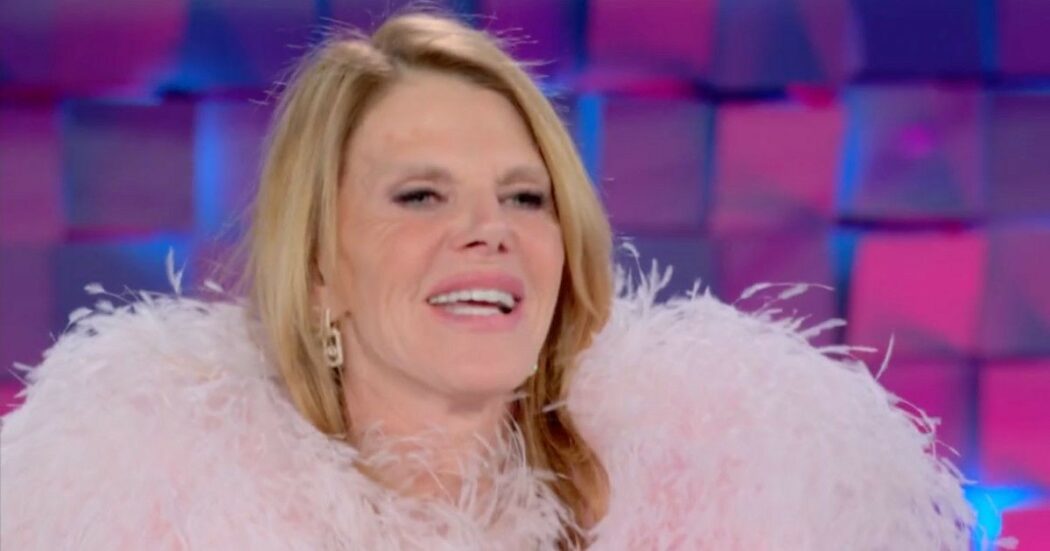 “Non mi ricordo il nome del mio ex marito, il matrimonio è stato un errore”: Anna Dello Russo spiazza Silvia Toffanin a “Verissimo”