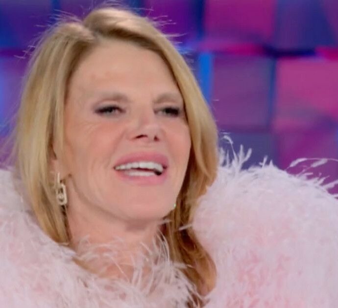 “Non mi ricordo il nome del mio ex marito, il matrimonio è stato un errore”: Anna Dello Russo spiazza Silvia Toffanin a “Verissimo”