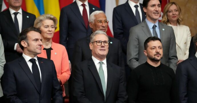 Ucraina, Macron e Starmer propongono un mese di tregua. Von der Leyen: “Ue deve armarsi”. Meloni: “Trump-Zelensky? No tifoserie” | La diretta