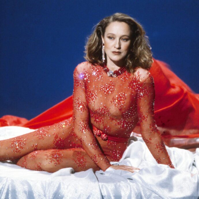 Eleonora Giorgi come un camaleonte al cinema: dalla commedia sexy all’italiana alla svolta ironica e comica di “Mani di Velluto” con Adriano Celentano