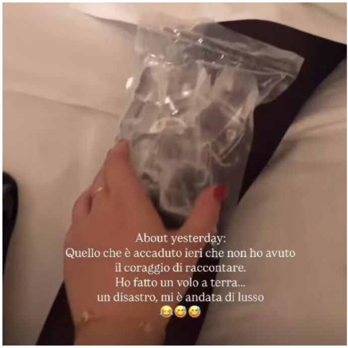 “Sono caduta a terra, è stato un disastro. Se mi sono spaccata il ginocchio, piango”: Elisabetta Gregoraci racconta la sua settimana della moda maledetta
