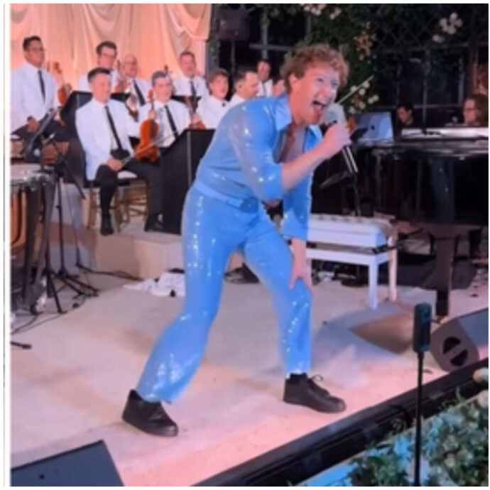 Mark Zuckerberg diventa sexy e si scatena per la moglie, imitando Benson Boone – IL VIDEO