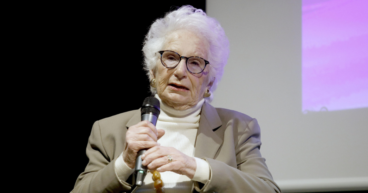 a processo otto hater della senatrice liliana segre il gip scrisse che accusarla di nazismo era uno sfregio alla verit224