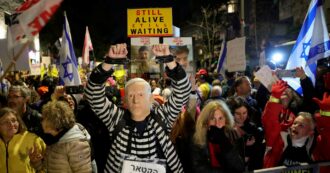 Copertina di Bibi sfida i parenti e ignora papà Bibas