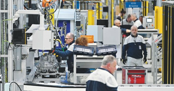 L’automotive non è verde: l’Ue ferma  le multe per la CO2