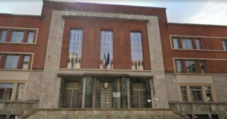 Copertina di “Voglio un bambino”: 50enne tenta di rapire alunni davanti a una scuola primaria di Milano