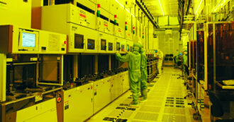 Copertina di La taiwanese Tsmc pronta a investire 100 miliardi di dollari per produrre semiconduttori negli Usa
