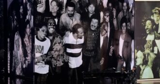 Copertina di We Are the World, un inno globale alla solidarietà invecchiato male