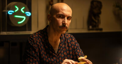 Copertina di “Fuggii da uno psicologo perché per 10 minuti di seduta, chiedeva 100 euro. Milly Carlucci mi voleva a Ballando con le stelle. Michael Jackson fu un colpo di fulmine”: lo rivela Maccio Capatonda