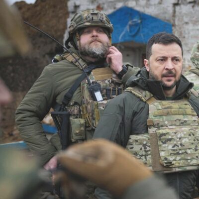 Copertina di Zelensky ci ripensa (solo a metà): “Sì all’accordo, ma con garanzie”