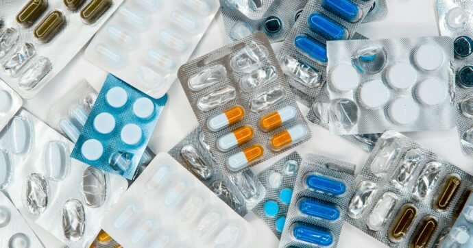 Un Paese dipendente dagli antibiotici: Aifa illustra i numeri del consumo che rischia di far aumentare le infezioni mortali
