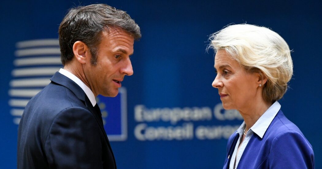 https://st.ilfattoquotidiano.it/wp-content/uploads/2025/03/05/Macron_Von_der_Leyen-3-1050x551.jpg