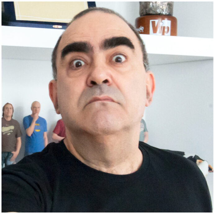 “La mia umiliazione massima è stata ascoltare la canzone vincitrice di Sanremo cantata con l’autotune. Ma di cosa stiamo parlando?”: lo sfogo di Elio