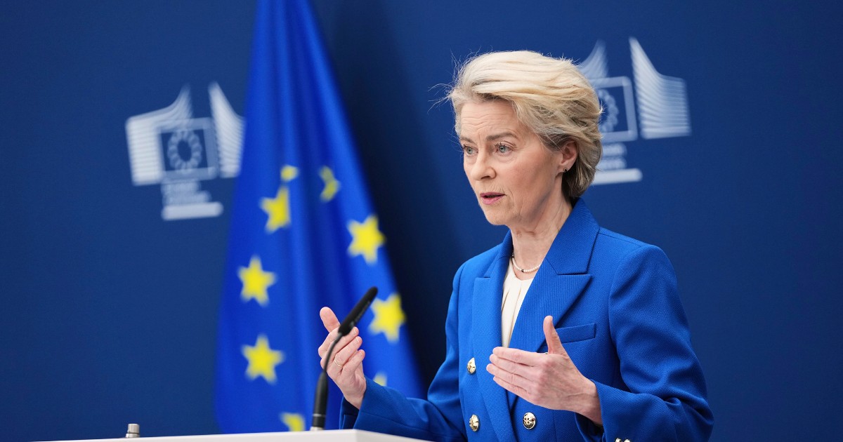 Von der Leyen vuole scavalcare il Parlamento Ue per far approvare il suo piano di riarmo: “No al voto in aula, è un’emergenza”