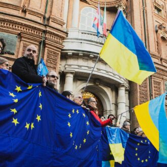 Copertina di La piazza del 15 marzo si è già divisa: retromarcia anti-Ursula